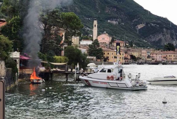 barca incendiata