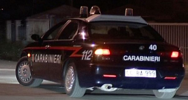 Carabinieri auto notte.jpg