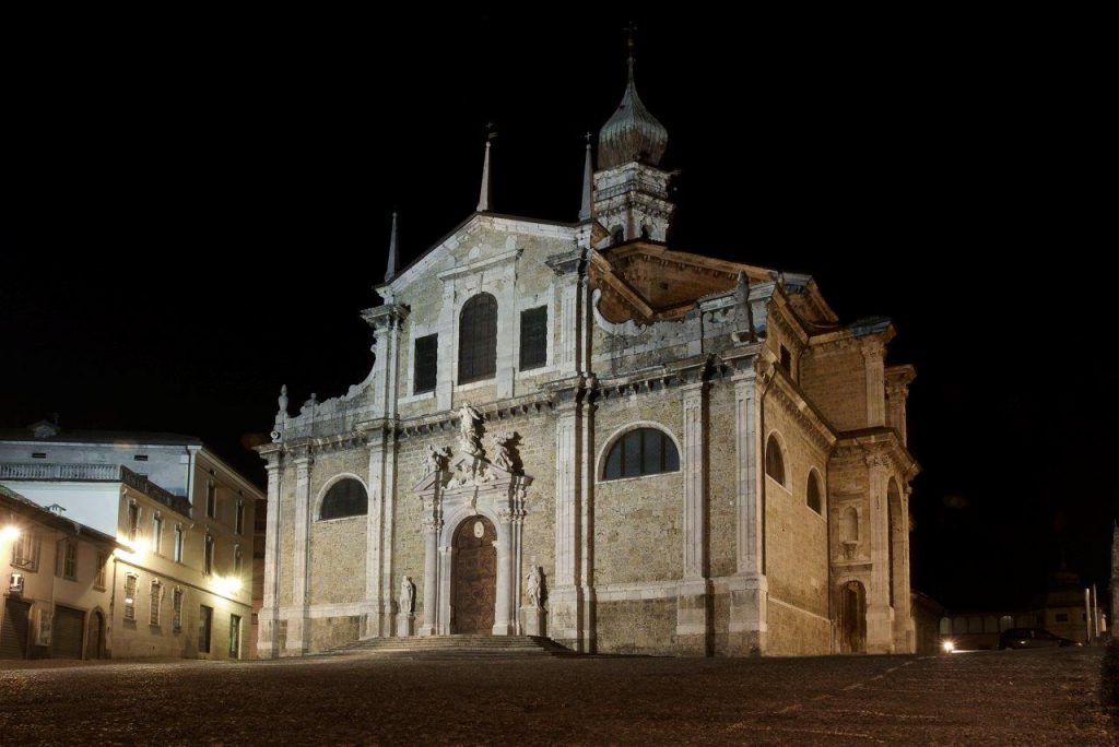 Basilica gandino Notte