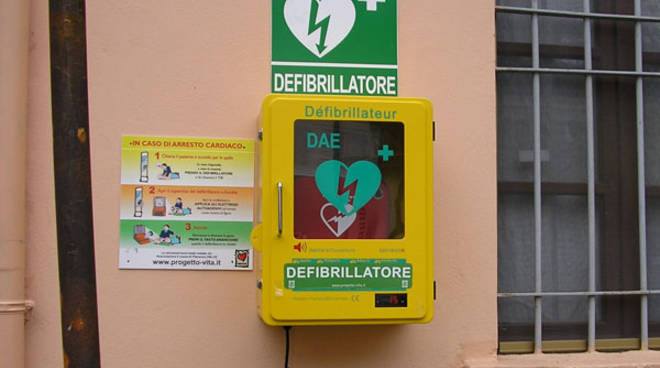 defibrillatore 127217.660x368