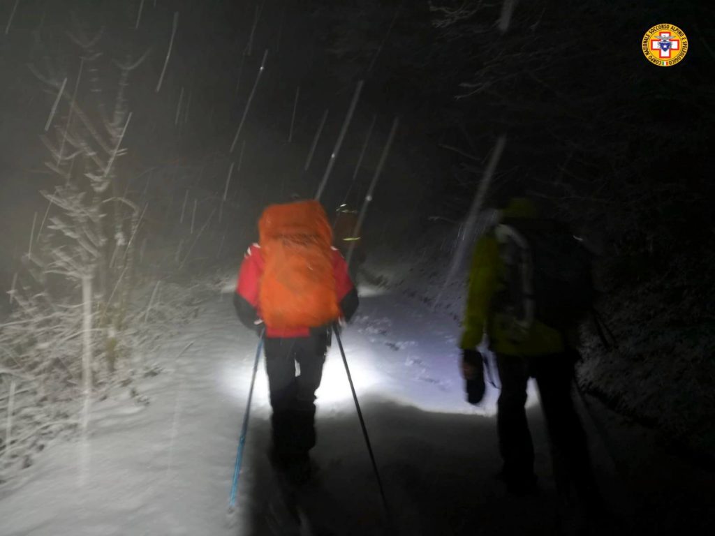 soccorso alpino notte neve