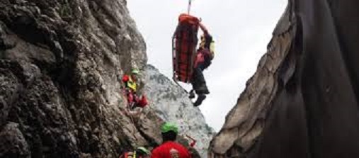 soccorso alpino parete.jpg