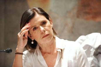 E sempre Cartabianca oggi non va in onda indisposizione di Bianca Berlinguer E sempre Cartabianca oggi non va in onda indisposizione di Bianca Berlinguer