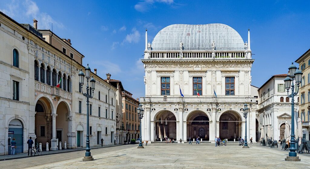 Palazzo della Loggia e piazza Brescia