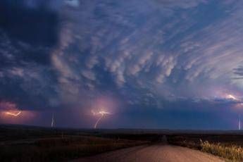 Usa tempeste devastano il Midwest oltre 20 morti tra Kentucky e Missouri Usa tempeste devastano il Midwest oltre 20 morti tra Kentucky e Missouri