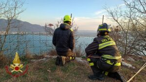 Squadra SAF del comando di Bergamo salva cane caduto in dirupo