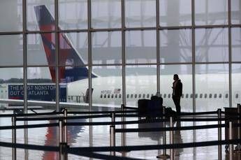 Stop ai passeggeri frettolosi in aereo arriva la multa lidea in Turchia Stop ai passeggeri frettolosi in aereo arriva la multa lidea in Turchia