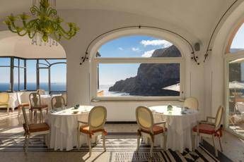 A Capri tra panorami buon cibo in contesti incantevoli e cantine A Capri tra panorami buon cibo in contesti incantevoli e cantine