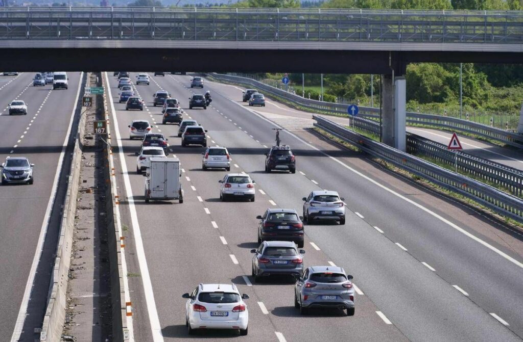 Prime partenze per le vacanze traffico in aumento per ultimo fine settimana di giugno Prime partenze per le vacanze traffico in aumento per ultimo fine settimana di giugno