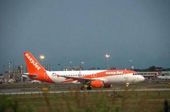 Fumo in cabina atterraggio demergenza a Brindisi per volo diretto a Nantes