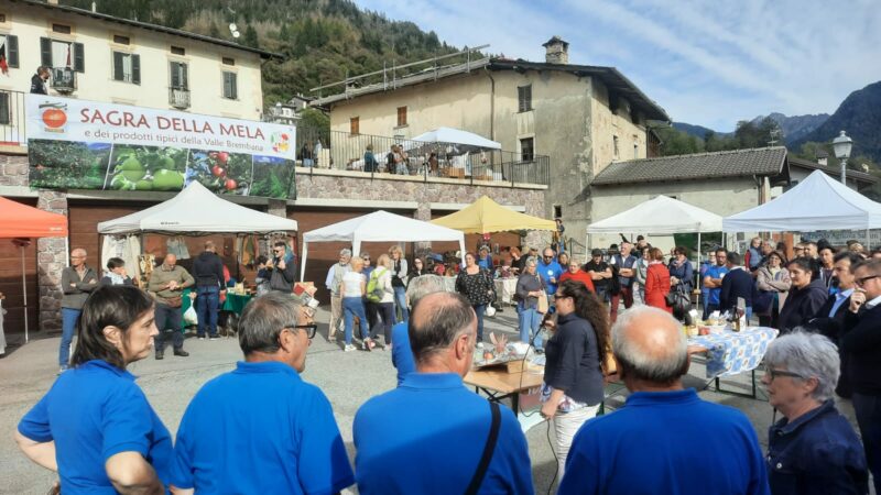 TUTTI PAZZI PER LE MELE: A MOIO DE' CALVI LA VAL BREMBANA PIÙ BELLA ...