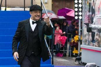 Blitz di Fiorello su Radio2 Faccio notizia ma non so cosa faro Blitz di Fiorello su Radio2 Faccio notizia ma non so cosa faro