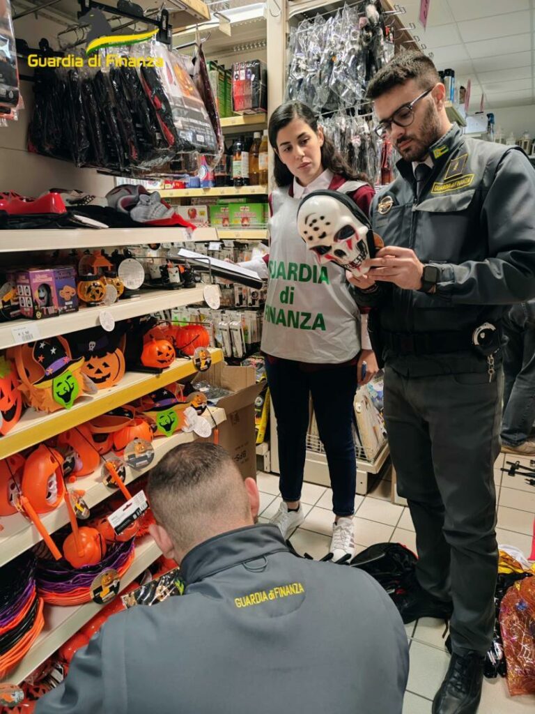 GUARDIA DI FINANZA: IN OCCASIONE DI HALLOWEEN SEQUESTRATI CIRCA 4 MILIONI DI PRODOTTI NON CONFORMI AGLI STANDARD DI SICUREZZA