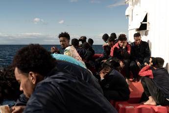 Migranti il decreto Piantedosi e costituzionale Il 21 maggio il caso Ocean Viking in Consulta