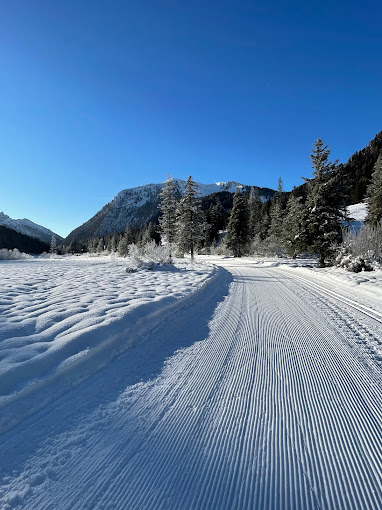 Cade sulla pista di fondo, soccorsa dal CNSAS