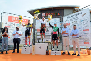 Thomas Pesenti con la maglia celebrativa del 2° Giro della Franciacorta credit Rodella