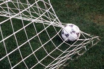 Insulti razzisti durante partita di calcio a 5 denuncia e daspo per 21enne Insulti razzisti durante partita di calcio a 5 denuncia e daspo per 21enne
