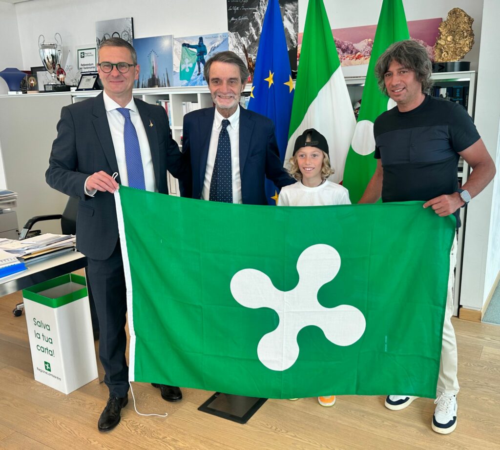 Kart, il presidente di Regione Lombardia Fontana riceve il piccolo campione di rally Niccolò Perico