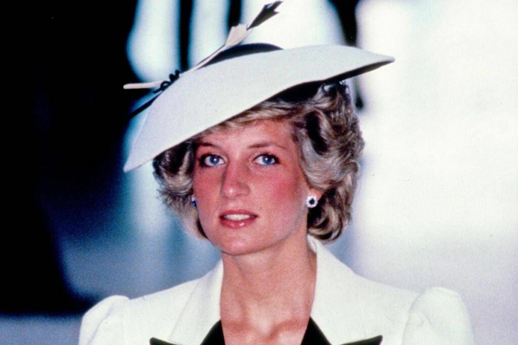 Deborah Cornwall lo pseudonimo di Diana che divenne il titolo di Camilla Deborah Cornwall lo pseudonimo di Diana che divenne il titolo di Camilla