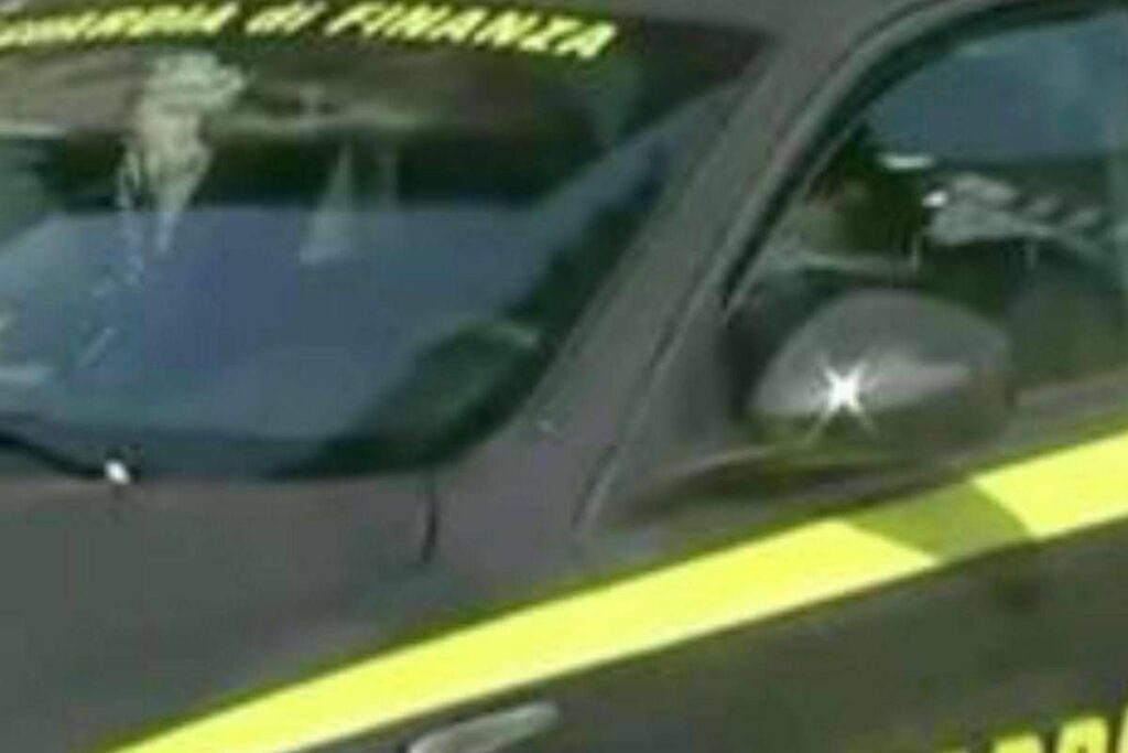 Trasportava 64 chili di droga per oltre 13 milioni di euro arrestato Trasportava 64 chili di droga per oltre 13 milioni di euro arrestato