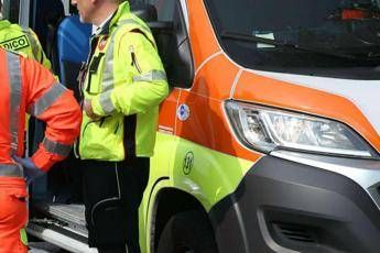 Auto contromano su A22 del Brennero un morto e 5 feriti Auto contromano su A22 del Brennero un morto e 5 feriti