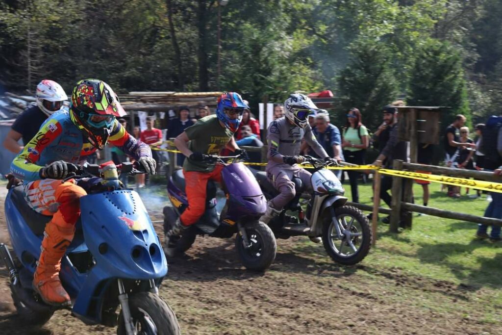 Scooter e Vespa cross a Gandino nel ricordo di Fede