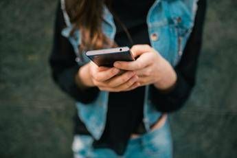 Usare i social deprime i teenager lalert in uno studio Usare i social deprime i teenager lalert in uno studio