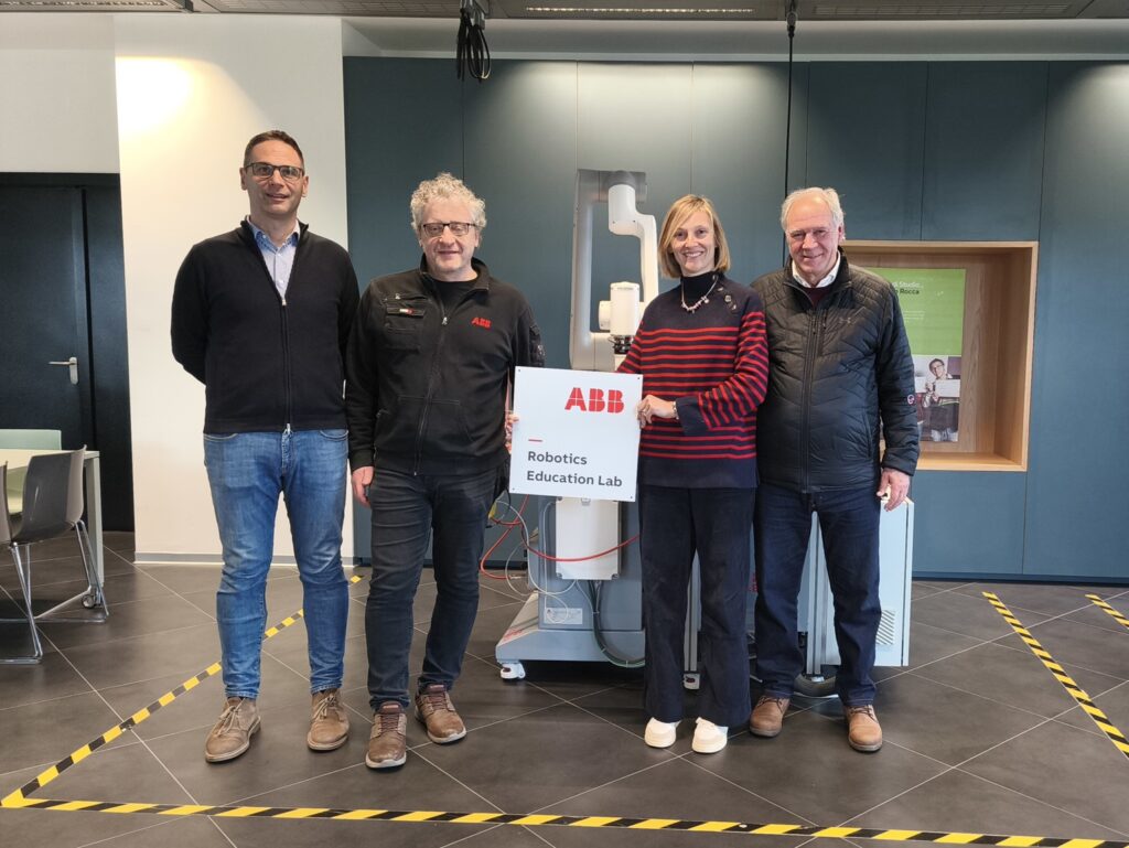 Fondazione Dalmine primo ABB Robotics Education Lab