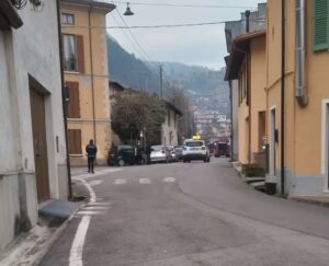 Incendio in unabitazione a Inzino strada chiusa per i soccorsi