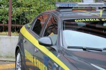 Sindaco di Sorrento arrestato perquisizione anche per un collaboratore di Pina Picierno Sindaco di Sorrento arrestato perquisizione anche per un collaboratore di Pina Picierno