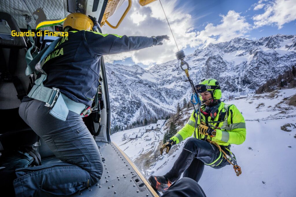 volpi guardia finanza soccorso alpino