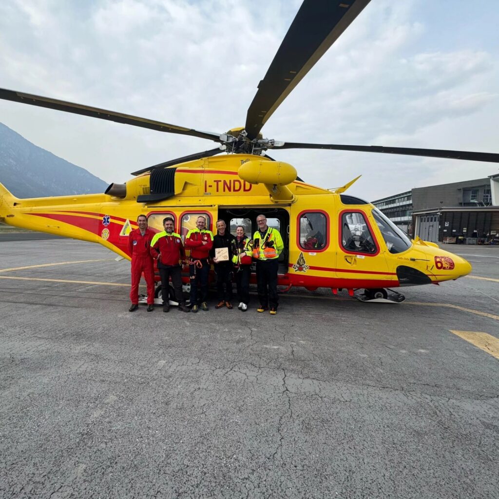 Addio al volo Franco Nicolini conclude la sua carriera nel Soccorso Alpino Addio al volo Franco Nicolini conclude la sua carriera nel Soccorso Alpino