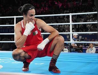 Boxe Khelif fuori dai Mondiali se non si sottopone a test di genere Boxe Khelif fuori dai Mondiali se non si sottopone a test di genere