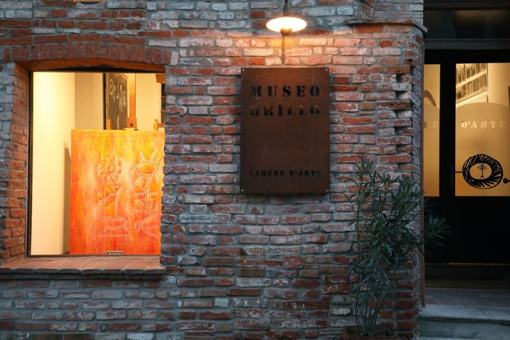 ESTERNO MUSEO GRILLO CAMERE DARTE ESTERNO MUSEO GRILLO CAMERE DARTE