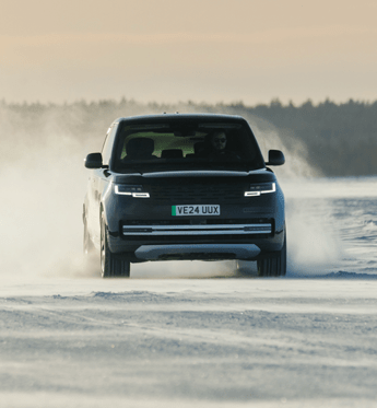 I prototipi elettrici Range Rover superano brillantemente i test invernali I prototipi elettrici Range Rover superano brillantemente i test invernali