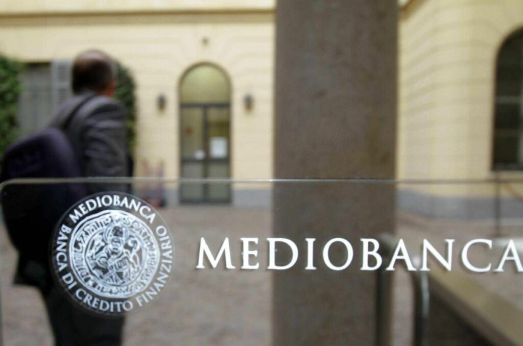 Mediobanca agli azionisti 49 miliardi in tre anni Mediobanca agli azionisti 49 miliardi in tre anni