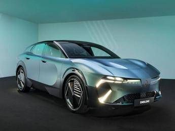 Renault Embleme la demo car a doppia alimentazione Renault Embleme la demo car a doppia alimentazione