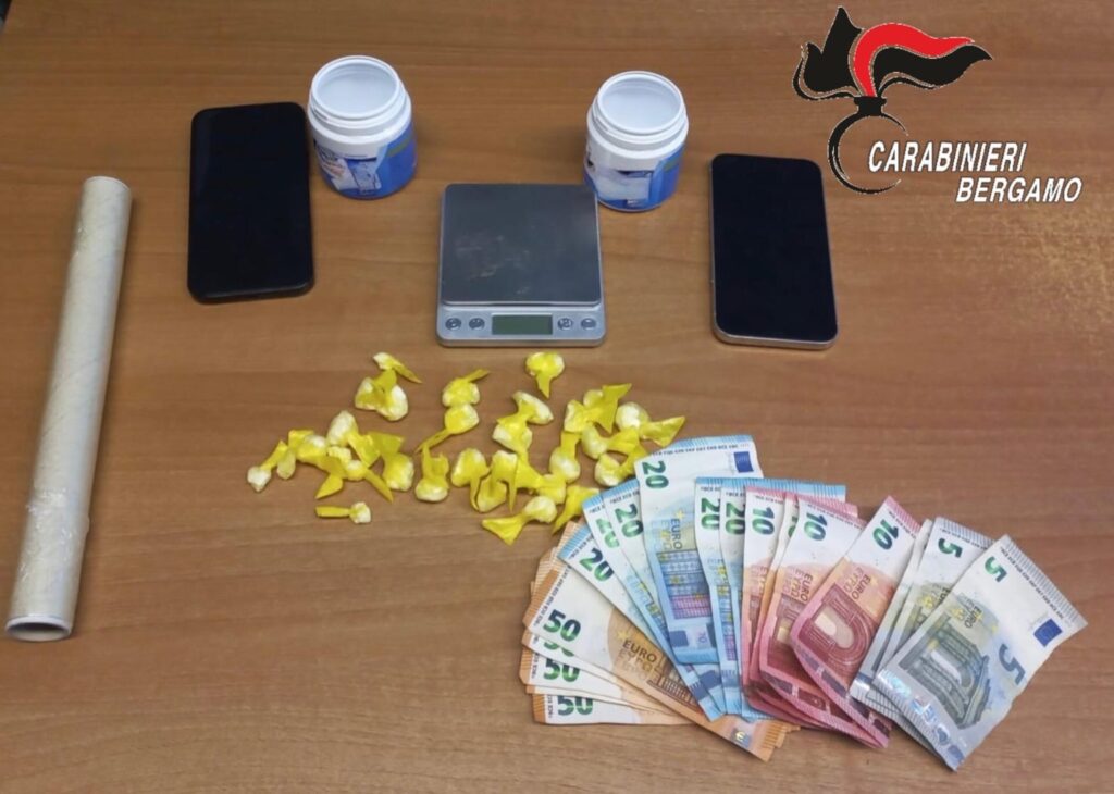 17.05.25 Mapello. Arresto per detenzione ai fini di spaccio e resistenza a p.u. 17.05.25 Mapello. Arresto per detenzione ai fini di spaccio e resistenza a p.u.