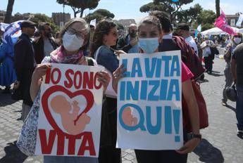Aborto pro life in piazza a Roma Piena sintonia con Papa Leone XIV su difesa vita Aborto pro life in piazza a Roma Piena sintonia con Papa Leone XIV su difesa vita