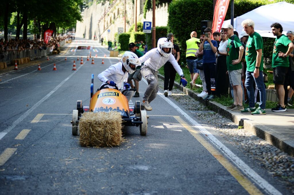 Al Soap Box di Bergamo il podio e tutto della Val Gandino vittoria ai fratelli Pezzoli Al Soap Box di Bergamo il podio e tutto della Val Gandino vittoria ai fratelli Pezzoli