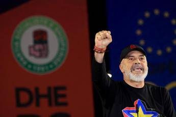 Albania exit poll vince ancora Rama ai socialisti il 518 dei voti Albania exit poll vince ancora Rama ai socialisti il 518 dei voti