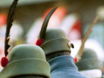 Alpini Faccetta nera proveniva da un locale privato ci dissociamo Alpini Faccetta nera proveniva da un locale privato ci dissociamo