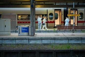 Amburgo attacco con coltello in stazione feriti in condizioni stabili Amburgo attacco con coltello in stazione feriti in condizioni stabili