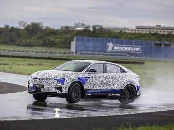 Apine A390 conto alla rovescia per la nuova berlina elettrica sportiva Apine A390 conto alla rovescia per la nuova berlina elettrica sportiva