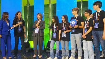 Assegnato il premio per la nona edizione di Mad for Science Assegnato il premio per la nona edizione di Mad for Science