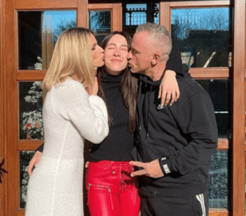 Aurora Ramazzotti Eros e Michelle Non sono classici nonni non ci sono per me come vorrei Aurora Ramazzotti Eros e Michelle Non sono classici nonni non ci sono per me come vorrei
