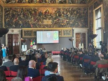 Autonomia Mattarella Leale collaborazione nei limiti competenze fissate da Costituzione Autonomia Mattarella Leale collaborazione nei limiti competenze fissate da Costituzione
