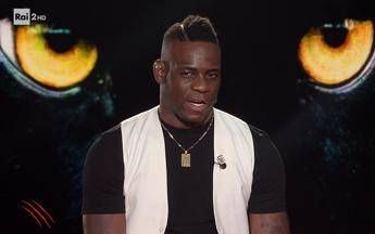 Balotelli a Belve il nemico nel calcio e la risposta a Mourinho Balotelli a Belve il nemico nel calcio e la risposta a Mourinho