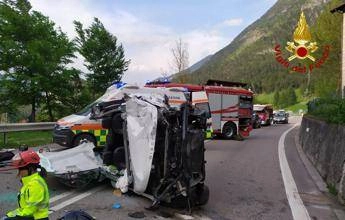 Belluno incidente mortale sullAlemagna scontro tra moto e tre auto Belluno incidente mortale sullAlemagna scontro tra moto e tre auto