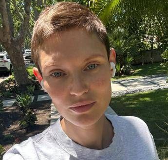 Bianca Balti e il cancro la denuncia sui social Pillole salvavita non si trovano Bianca Balti e il cancro la denuncia sui social Pillole salvavita non si trovano